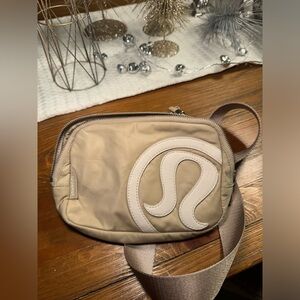 Lululemon belt bag